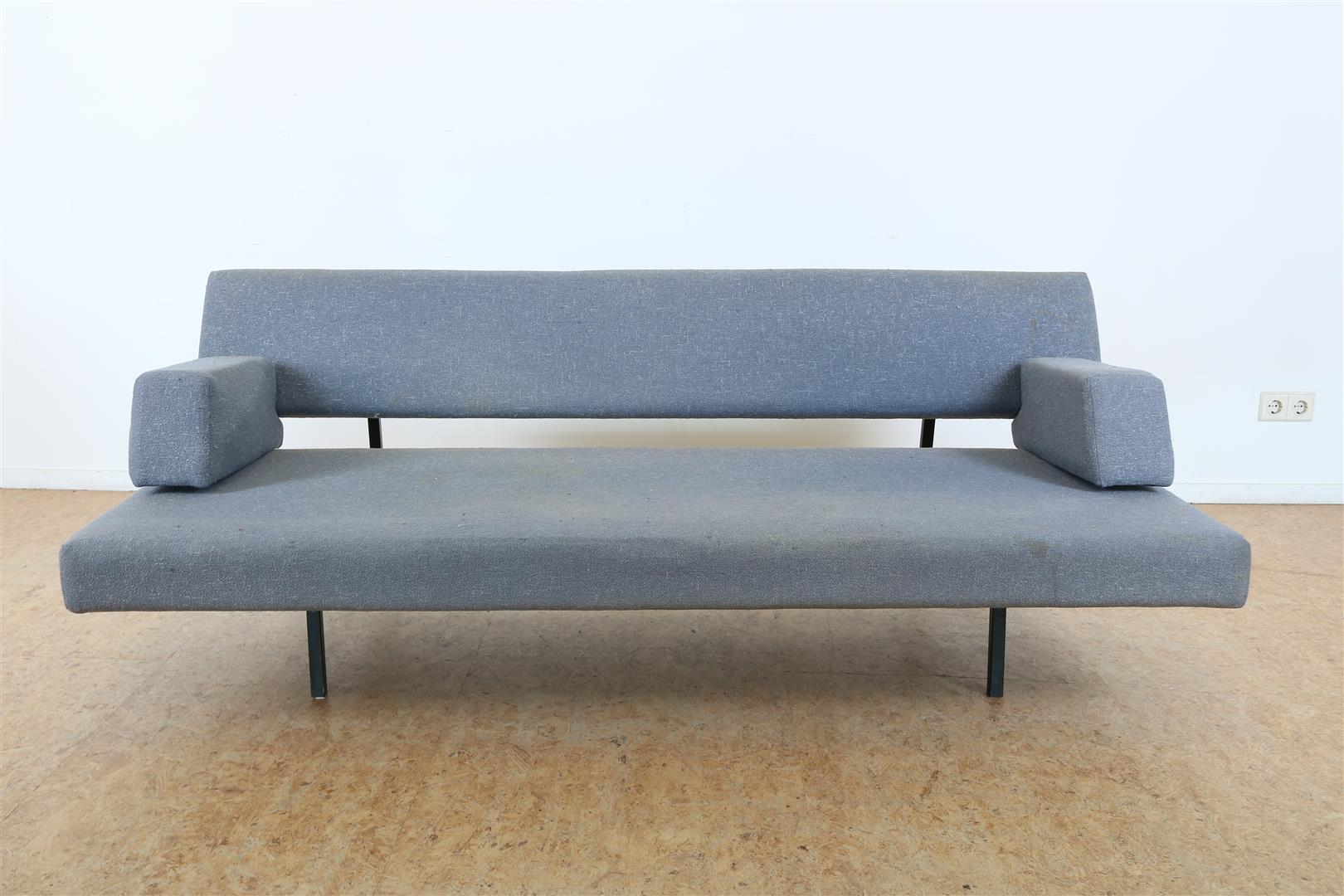 Designer sofa bed with gray wool upholstery and 2 loose cushions on a black base, Martin Visser, - Image 3 of 8