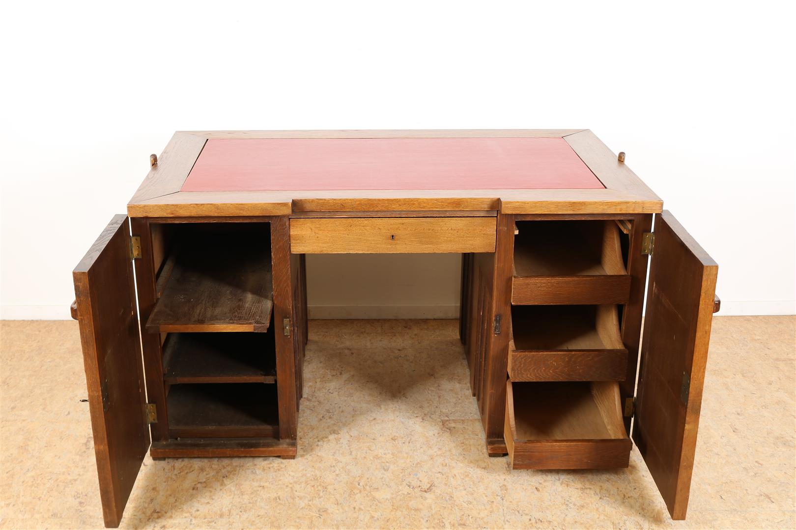 Oak Amsterdam school desk with red leather top, plinth drawer and 2 panel doors and interior with - Image 2 of 5