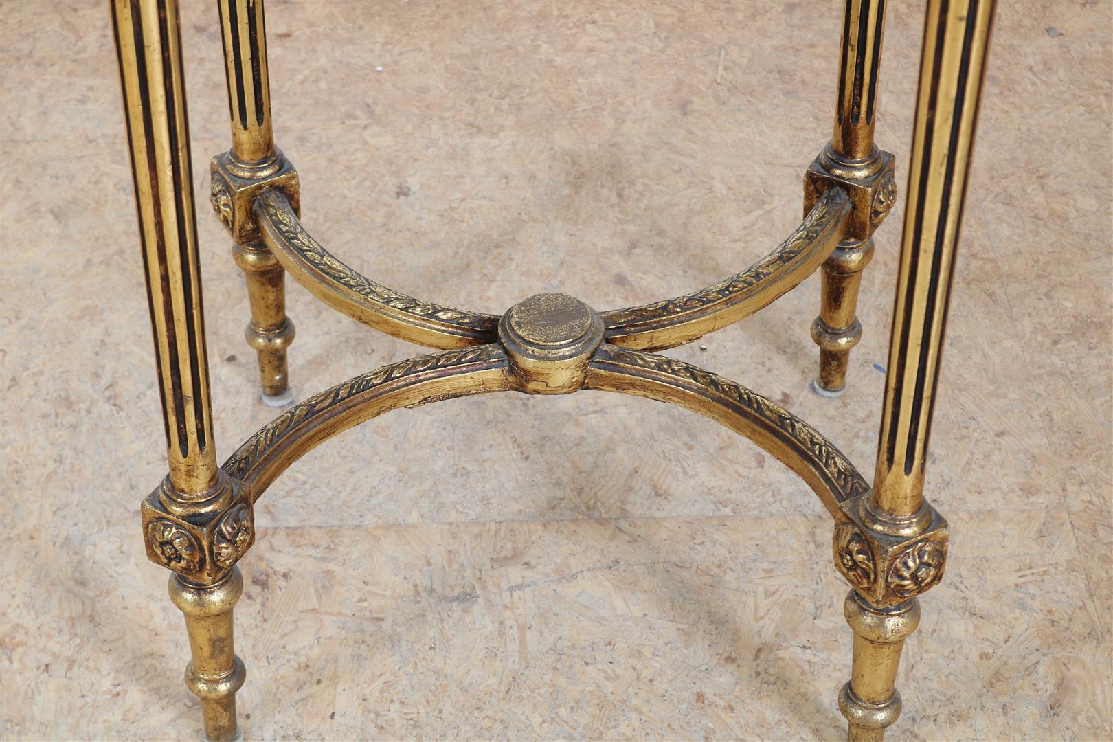 Gilded Louis XVI style side table with marble top on fluted legs connected by rules, 82 x73 x 53 - Image 4 of 5