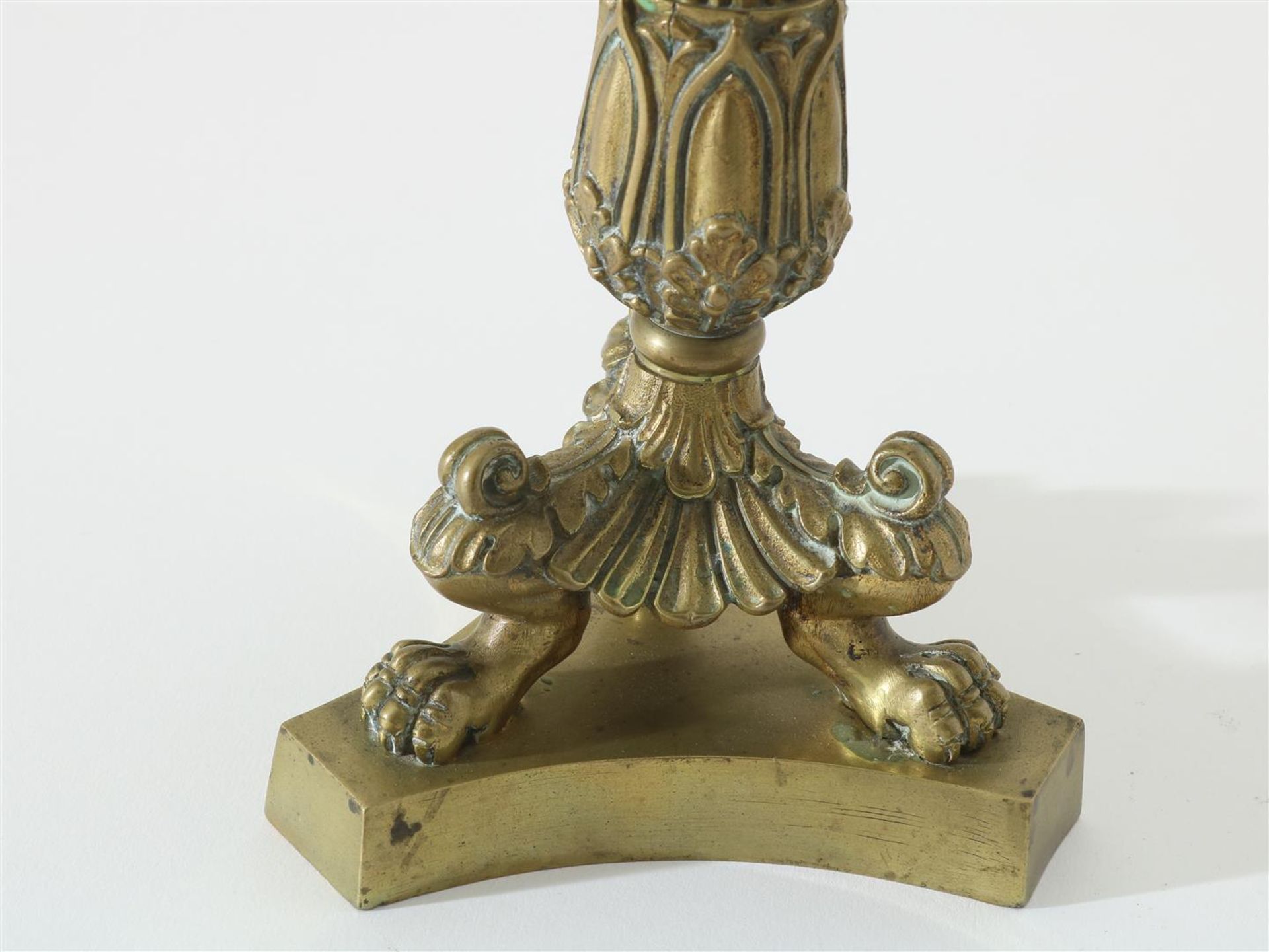 Two brass candlesticks on claw feet, 19th century, height 29 cm. - Image 3 of 4