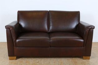 brownleather bench