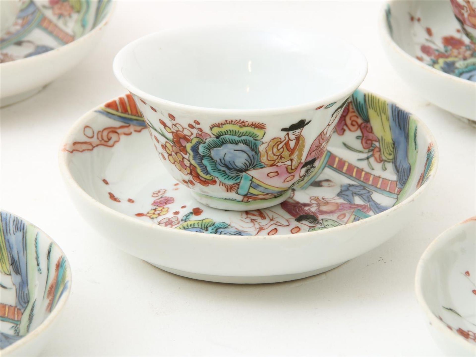 Chinese porcelain, cups and saucers, Famille Rose, 19th century - Bild 5 aus 11