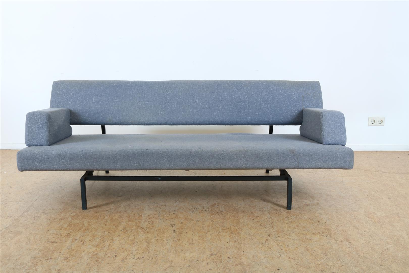 Designer sofa bed with gray wool upholstery and 2 loose cushions on a black base, Martin Visser, - Image 2 of 8