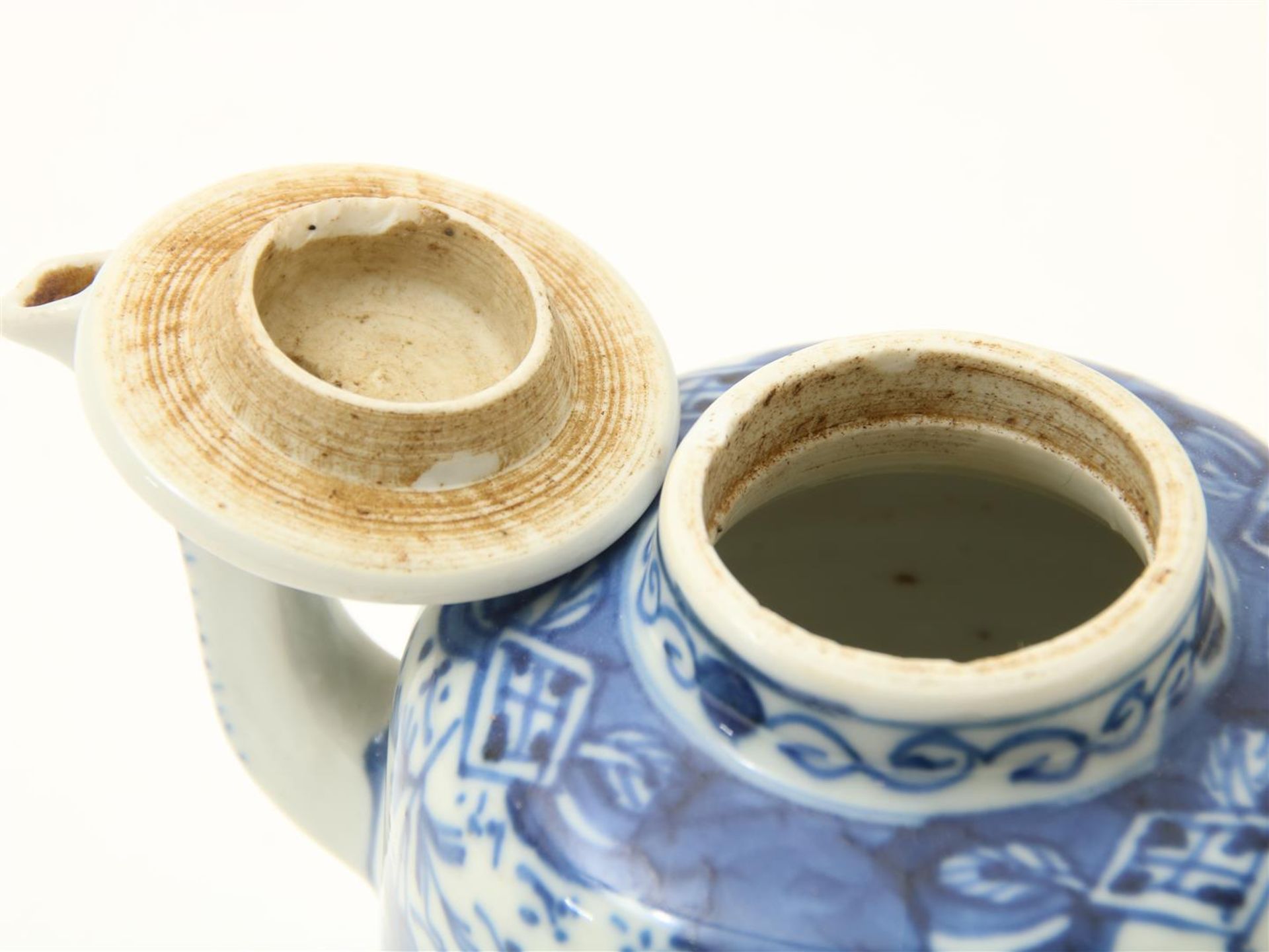 Porcelain teapot with blue-white decor of flowers, China ca. 1800  - Bild 5 aus 6