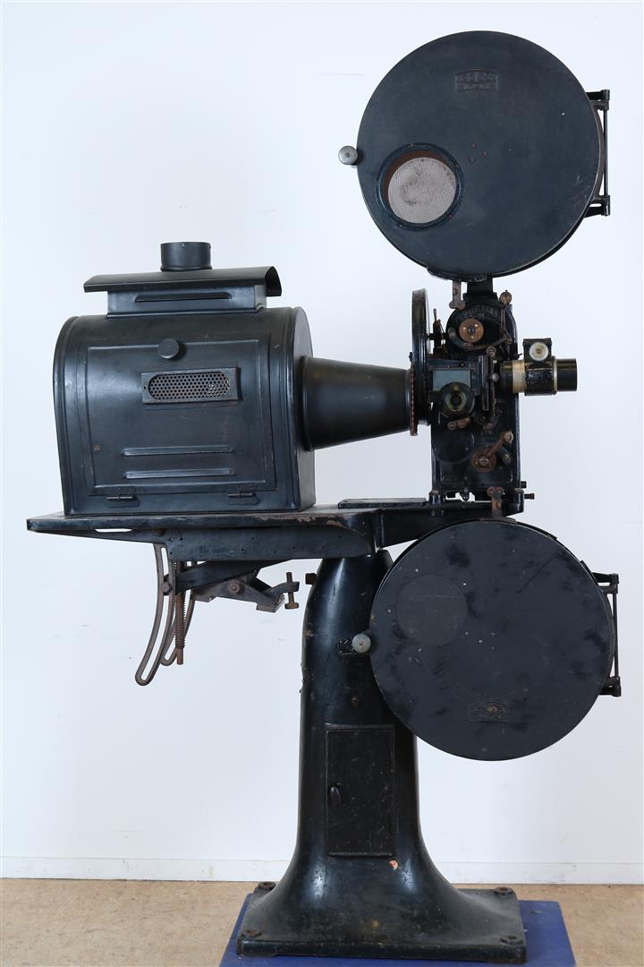 Partly black metal film projector, Zeiss Ikon, Ernemann II, first half of the 20th century, 187 x