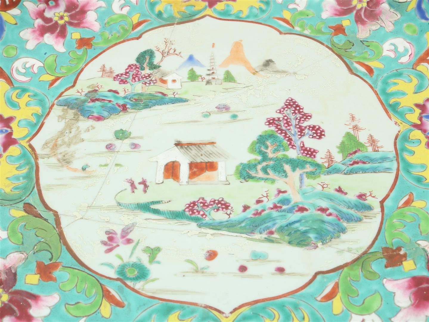 Porcelain famille rose dish with central landscape decor and enamel edge decoration with flowers and - Image 2 of 3