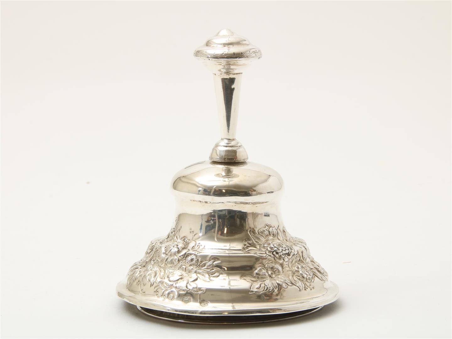 Partly silver table bell decorated with rosettes, grade 835/000, maker's mark: "2SH": Gerbinus