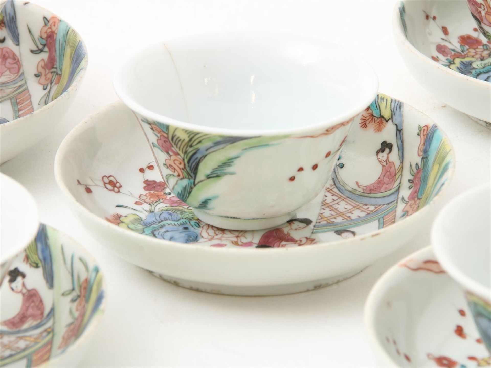 Chinese porcelain, cups and saucers, Famille Rose, 19th century - Bild 9 aus 11