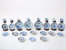 Lot of 18 various saucers and 8 various cups, Chinese porcelain