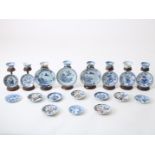 Lot of 18 various saucers and 8 various cups, Chinese porcelain