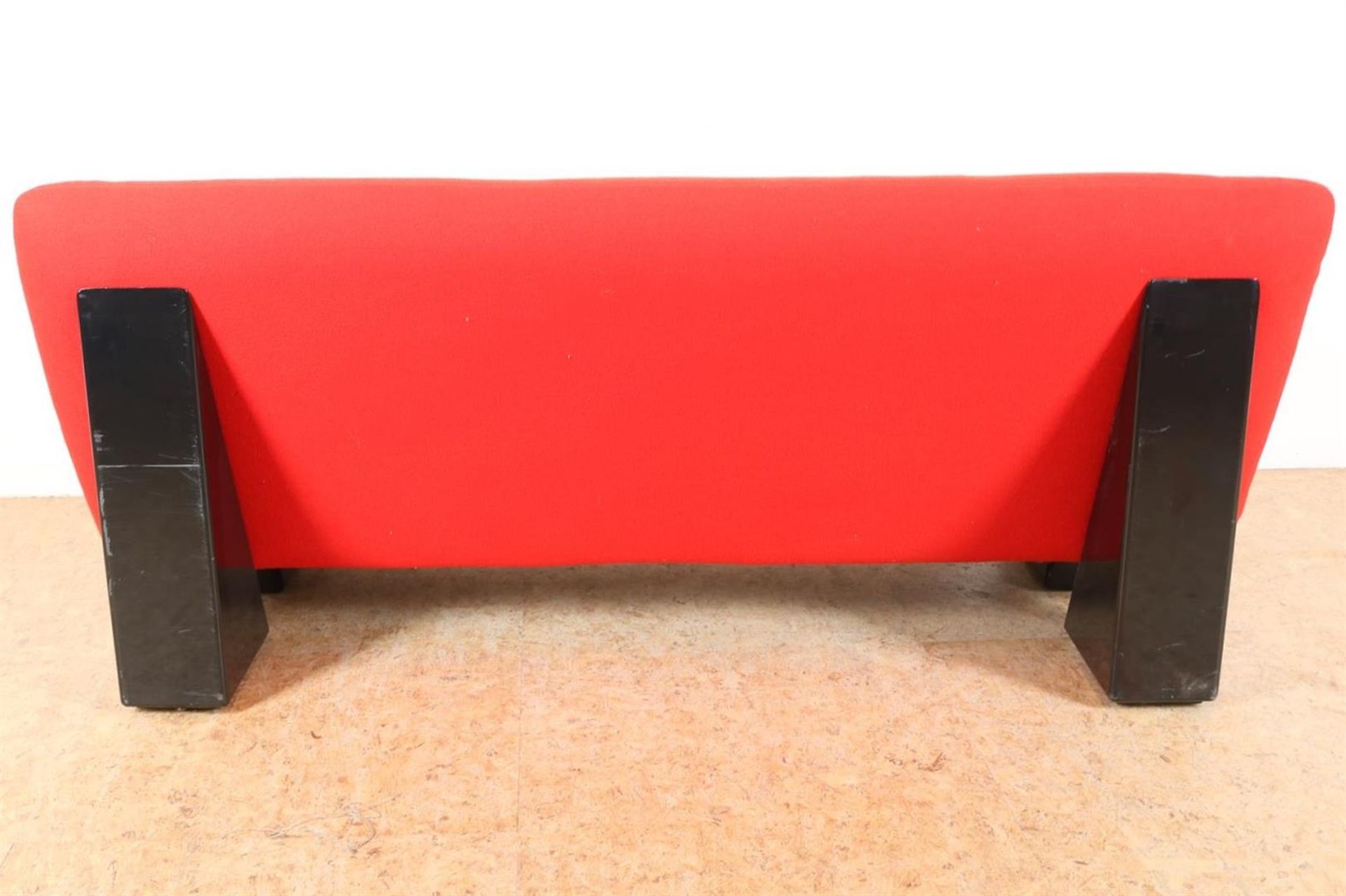 Two-seater sofa with red fabric upholstery and black wooden base, model “Sandwich” (model 750), - Image 4 of 4