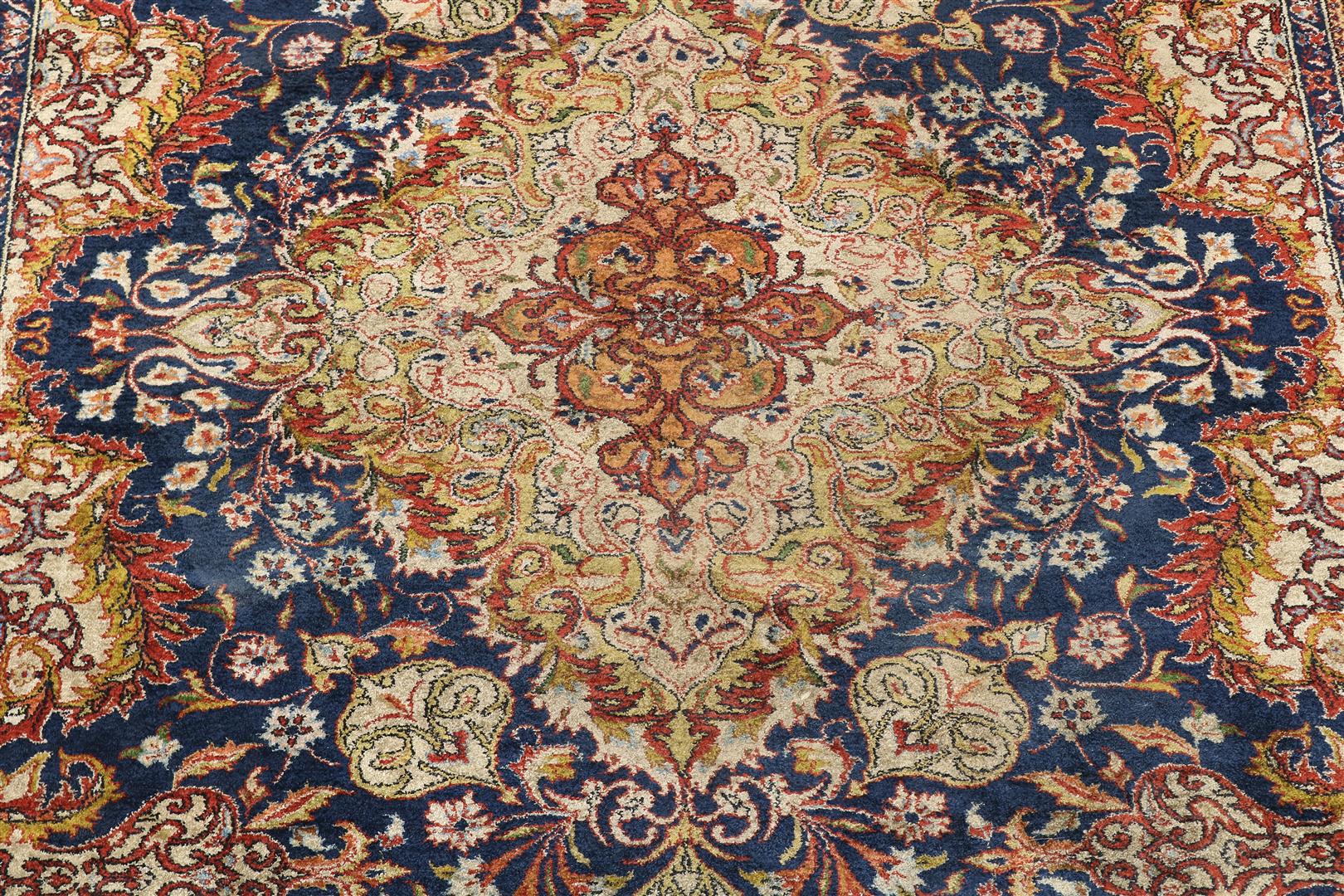 Carpet, Bidjar, with silk, 185 x 120 cm. - Image 2 of 3