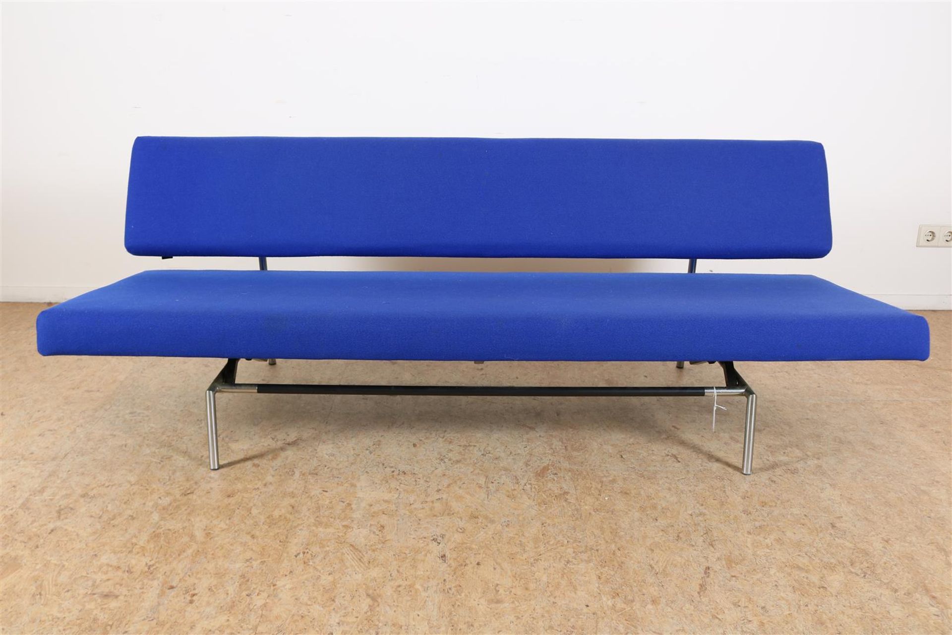 Designer sofa bed covered with blue fabric on a chrome base, Martin Visser, model BR02, for