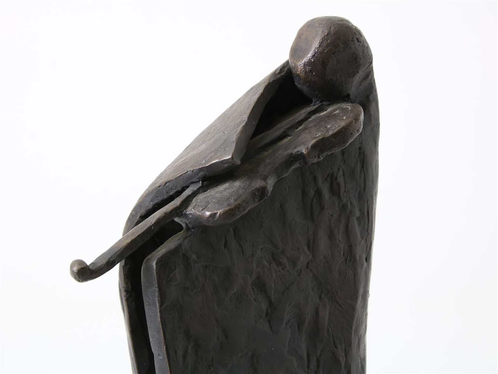 Renée Leusden (1947-) 'Violinist', bronze sculpture on marble base, 45 x 9 x 11 cm. - Image 6 of 6