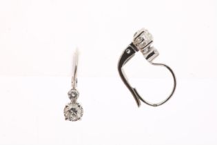 White gold earrings with diamond
