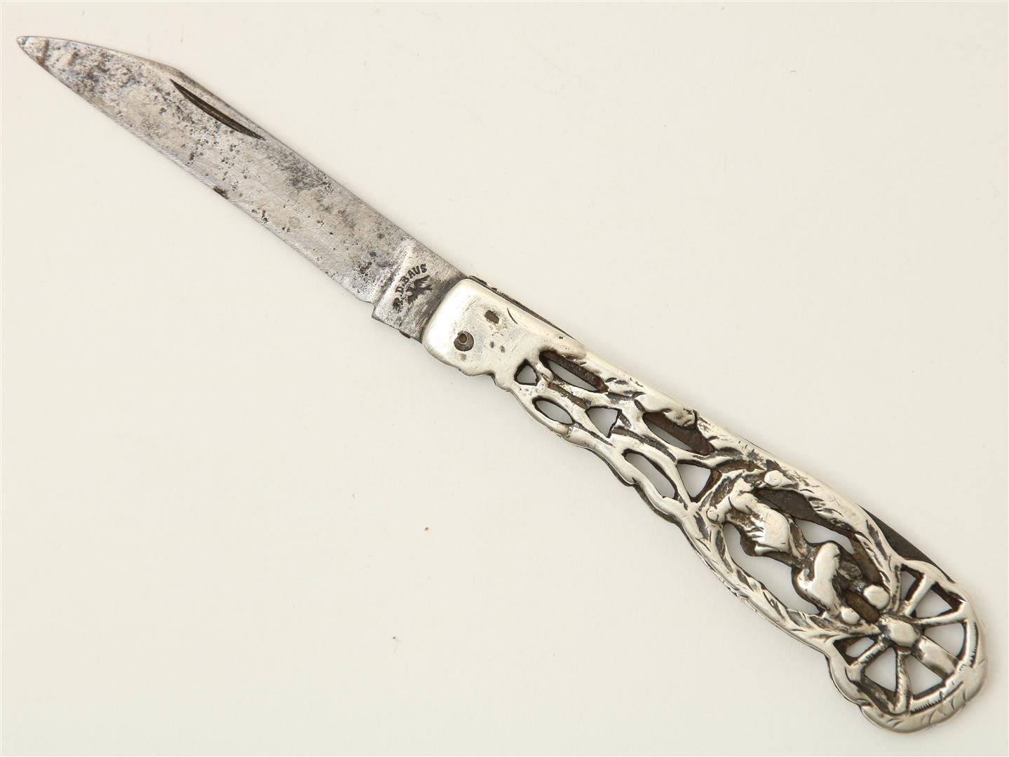 Silver pocket knife with openwork handle with mother and child, knife with iron mark “P.D. BAUS”,