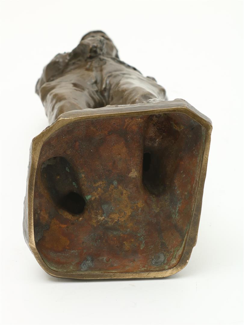 "Charles" Henri Marie van Wijk (1875-1917) Bronze sculpture of a fisherman with a pipe in his mouth, - Image 6 of 6