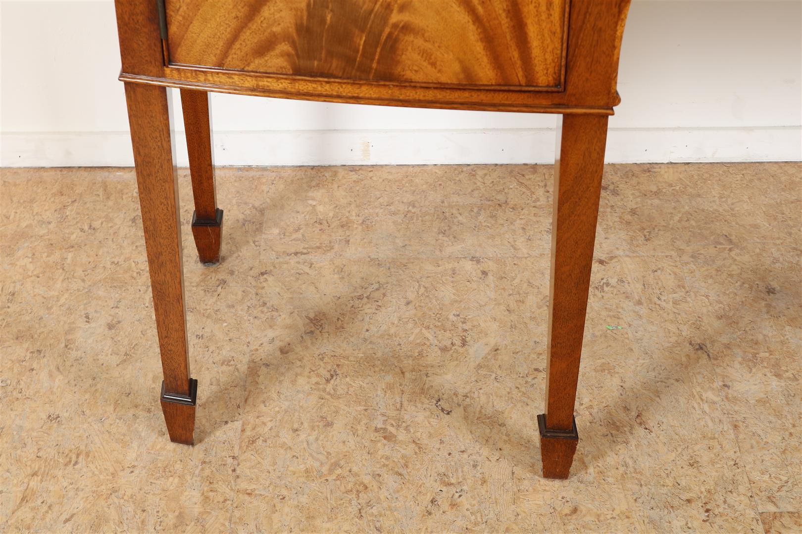 Mahogany Regency style sideboard with drawer and 2 panel doors as false drawers, on tapered legs, - Image 6 of 6