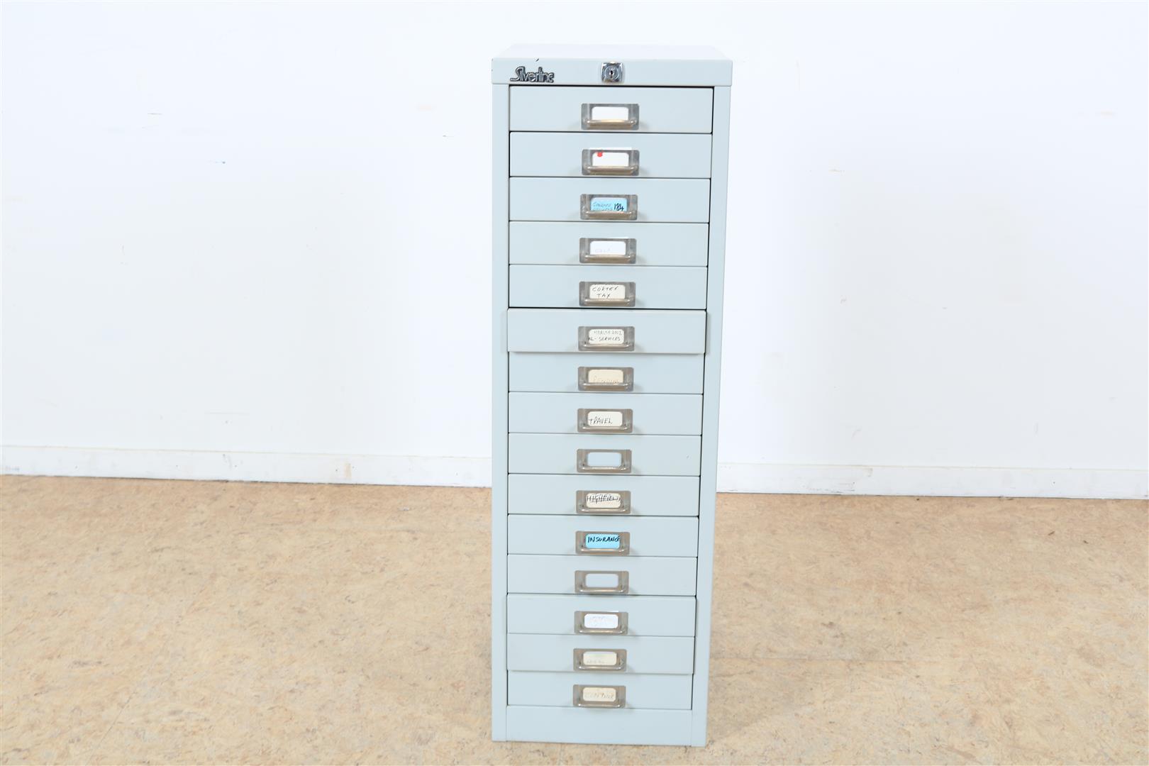 Metal filing cabinet with 15 drawers, Silverline label, 87 x 41 x 28 cm. (key missing)