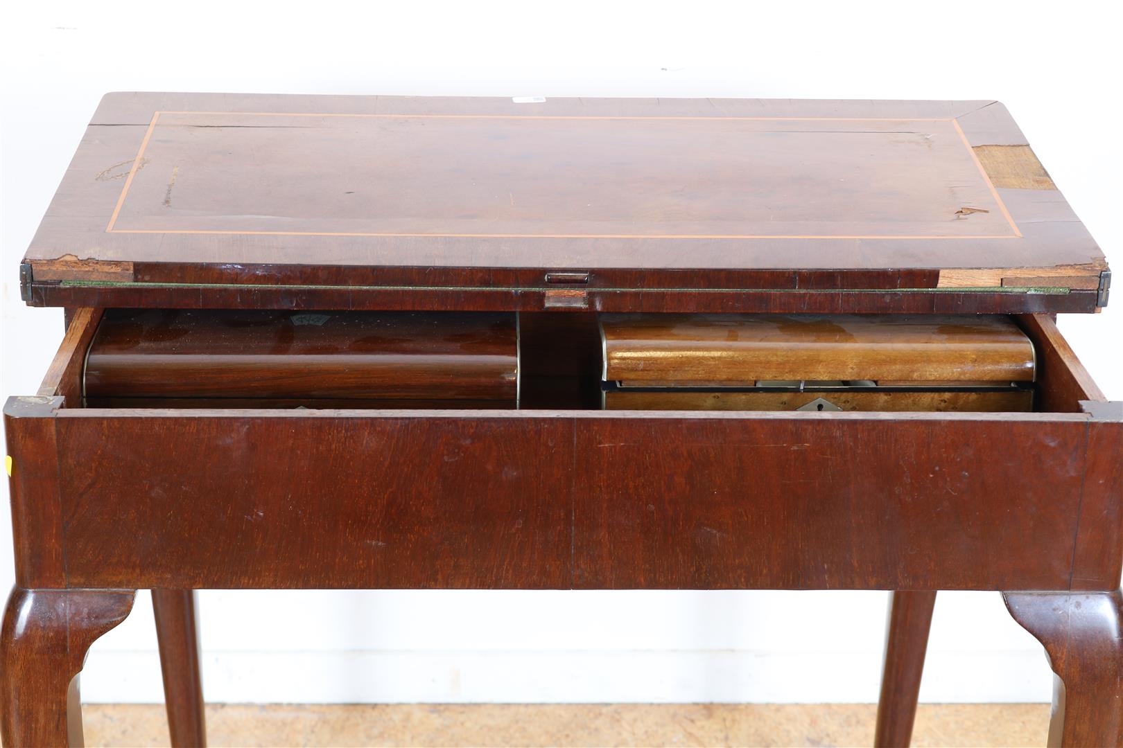 Mahogany Queen Anne style game table with green felt inlaid top on saber legs, 19th century, 74 x 70 - Image 3 of 5