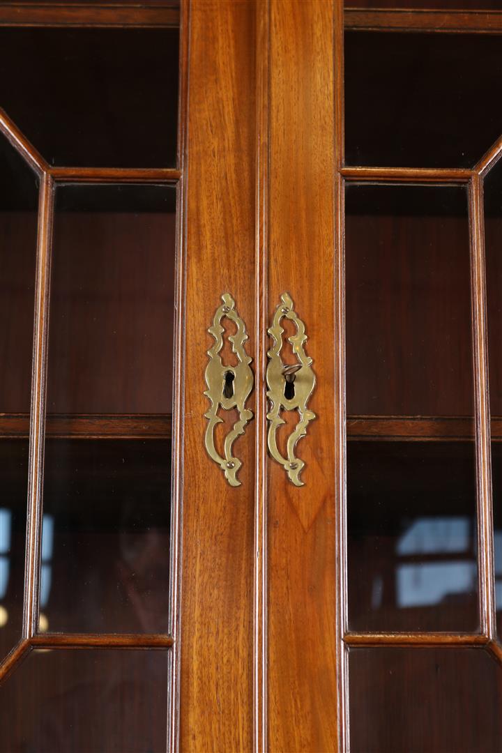 Mahogany Edwardian Breakfront bookcase with 4 window glass doors, 2 panel doors and 3 drawers, - Image 3 of 5