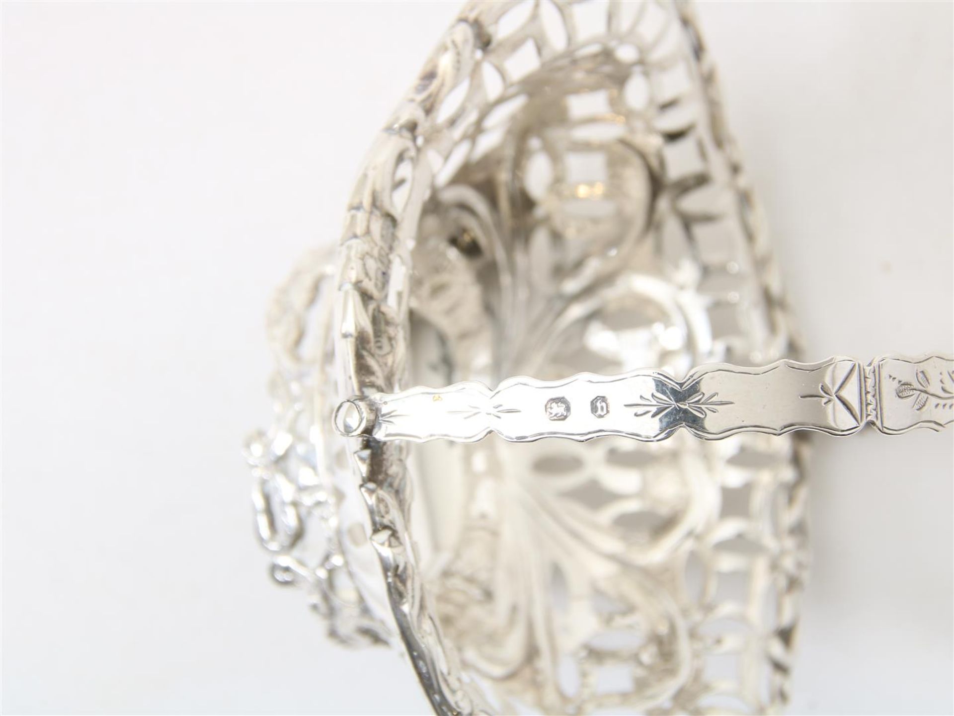 Silver openwork handle basket, hollow. approve. - Image 3 of 3