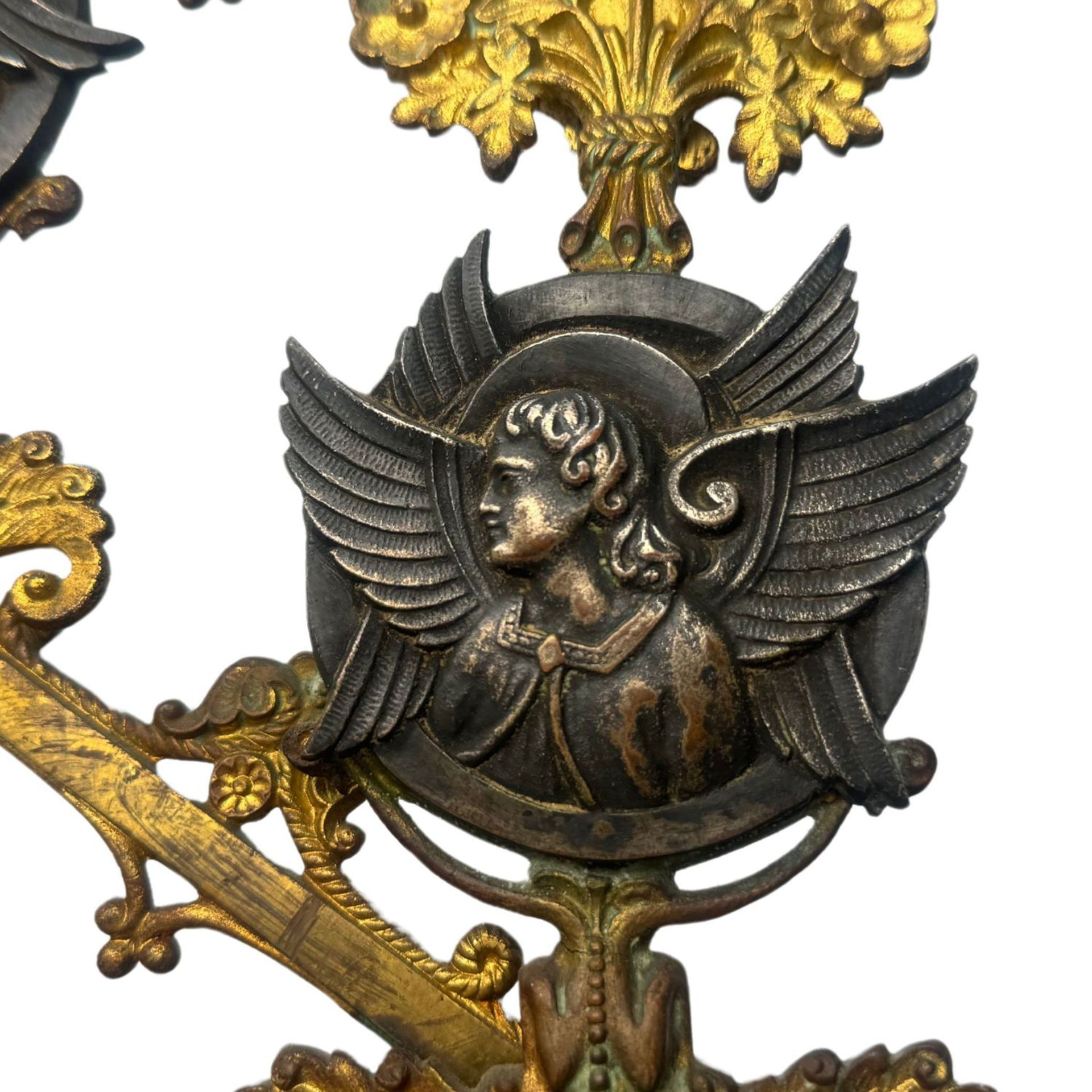 Finely chiseled and gilded bronze candelabrum - Image 10 of 10