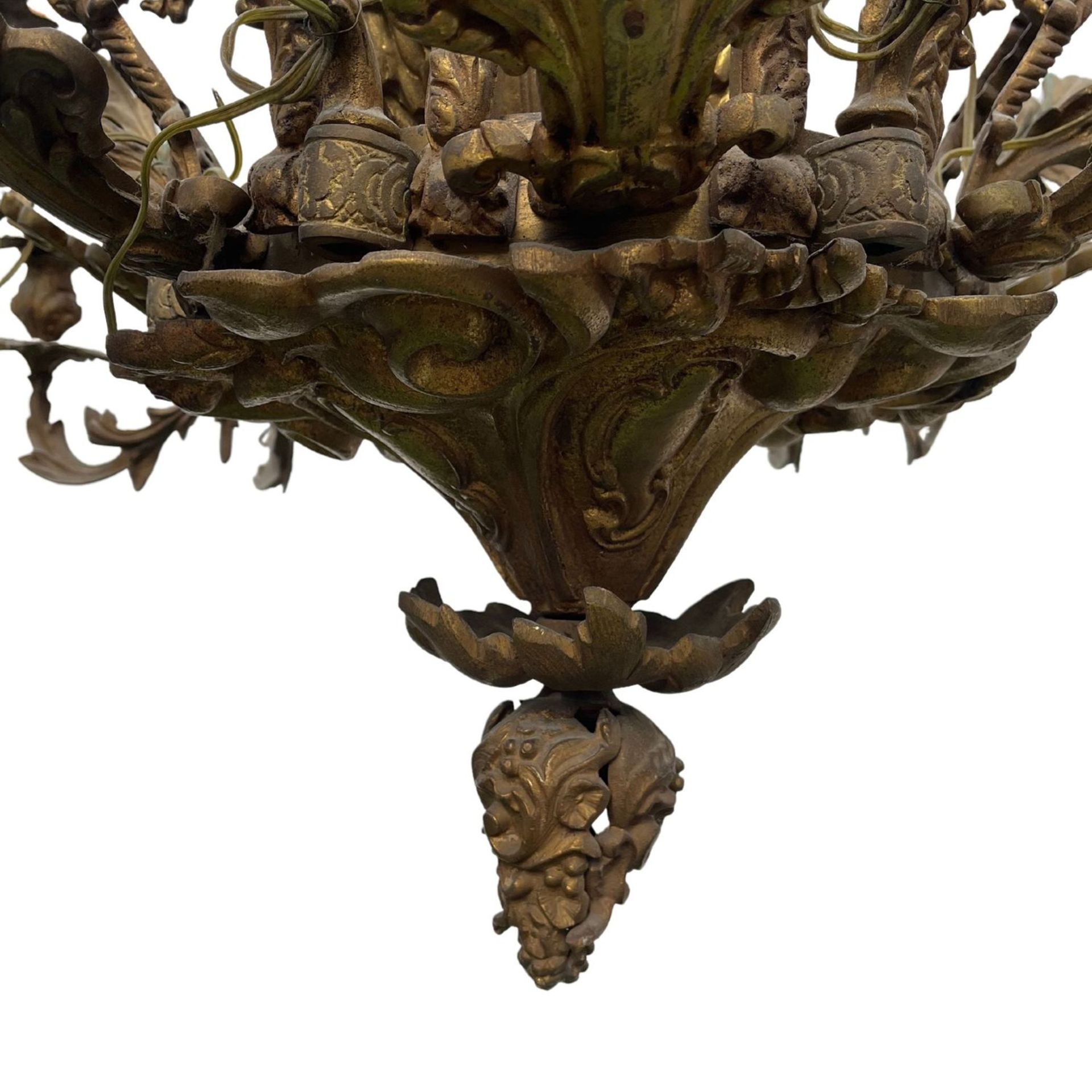 Important finely chiseled gilt bronze chandelier - Image 3 of 4