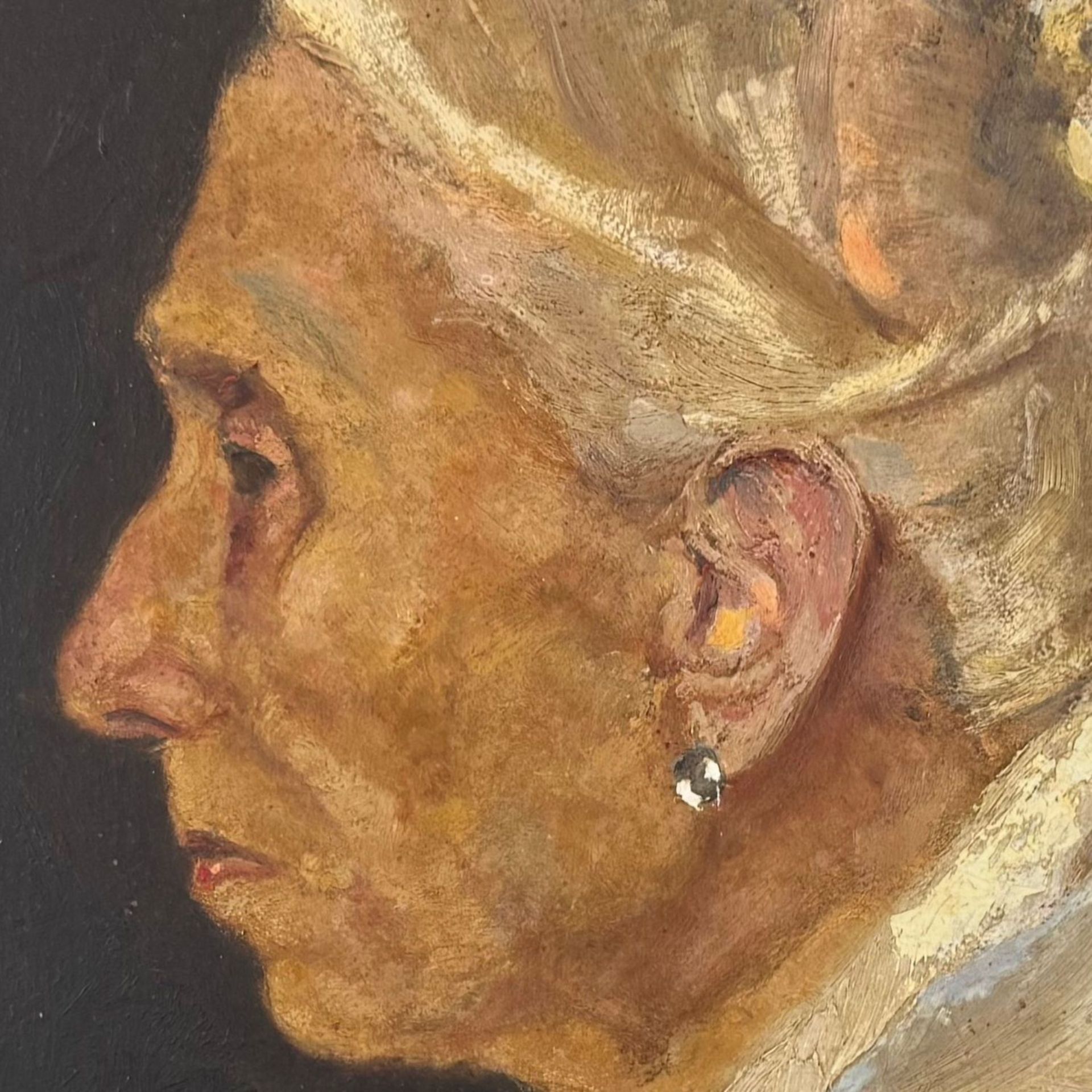 Portrait of an elderly woman - Bild 2 aus 6