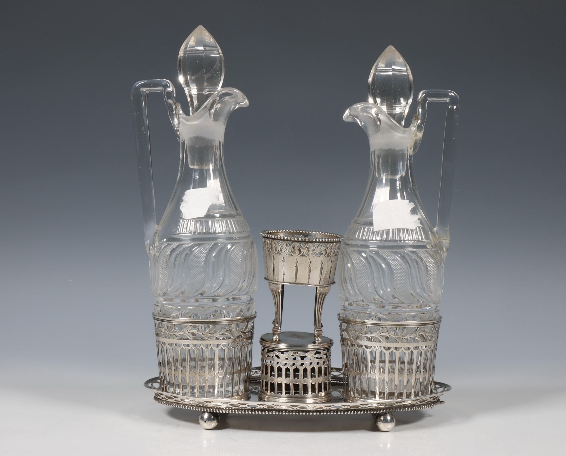 Kristallen olie- en azijnstel met zilveren houder, vroeg 19e eeuw, - Bild 2 aus 2
