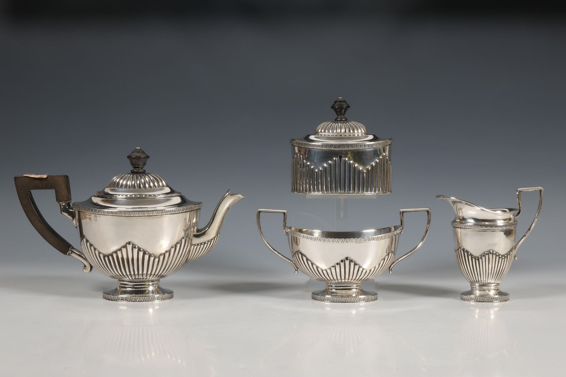 Vierdelig theeservies, Fa. J.M. van Kempen, ca. 1900,