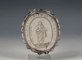 Ovale gilde plaquette, Broederschap van St. Jan Tot Gassel 1651 gedateerd,