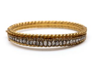 14 kt. Gouden stijve armband, 19e eeuw.