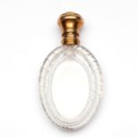 Kristallen parfum flacon met 14 kt. gouden montuur, 19e eeuw.