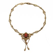 Beneden wettelijk gehalte gouden repoussé collier, 19e eeuw.