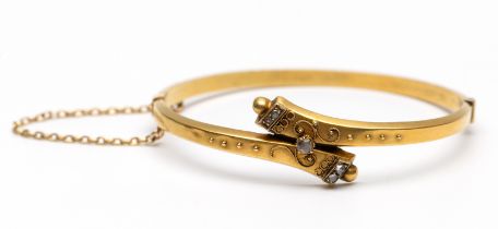 Gouden stijve armband, 19e eeuw.