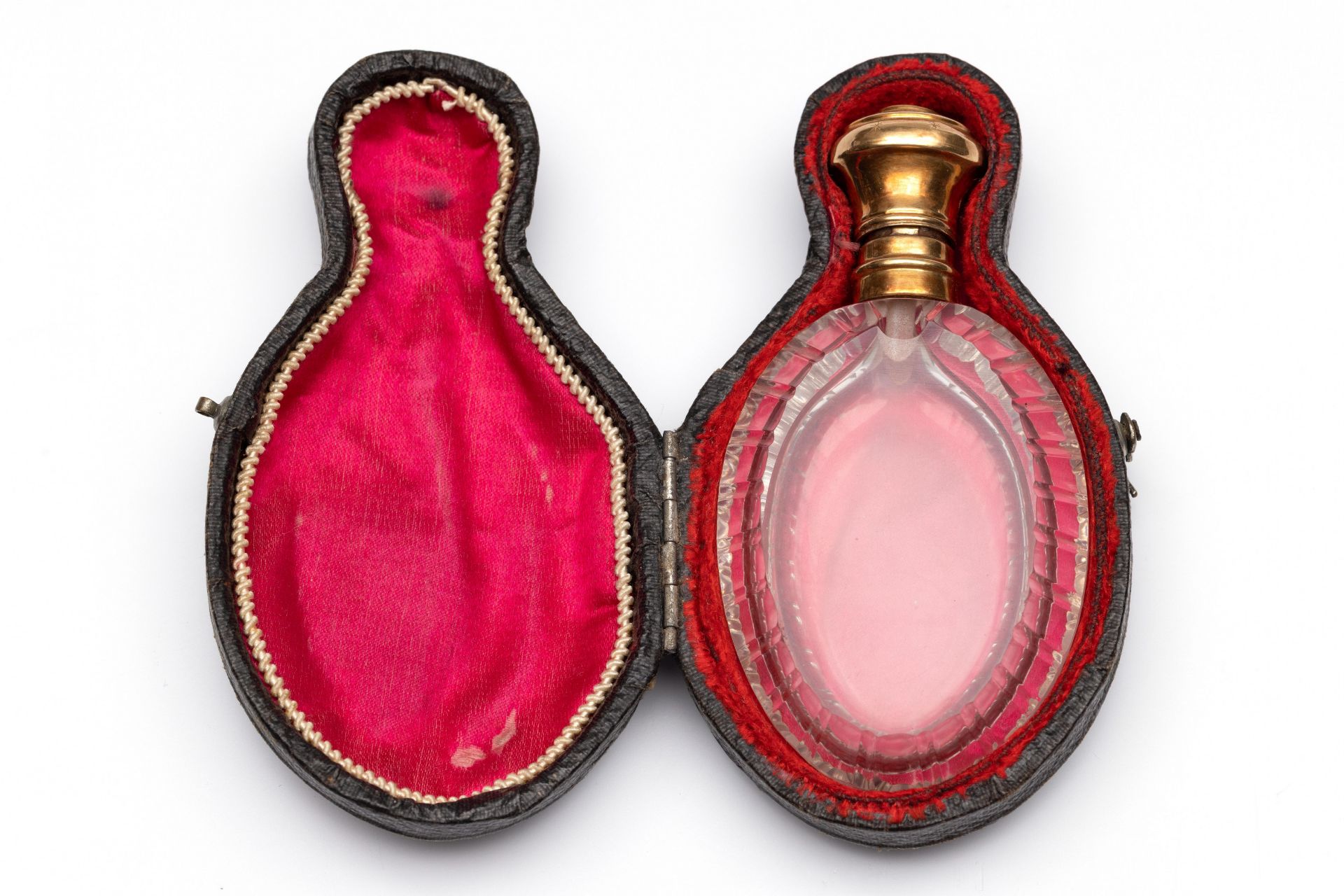 Kristallen parfum flacon met 14 kt. gouden montuur, 19e eeuw. - Bild 2 aus 2