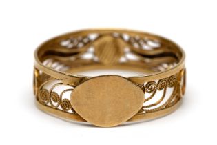 18 kt. Gouden filigrain ring, 19e eeuw.