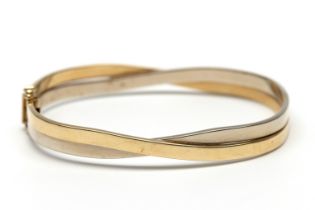 14 kt. Gouden stijve armband,