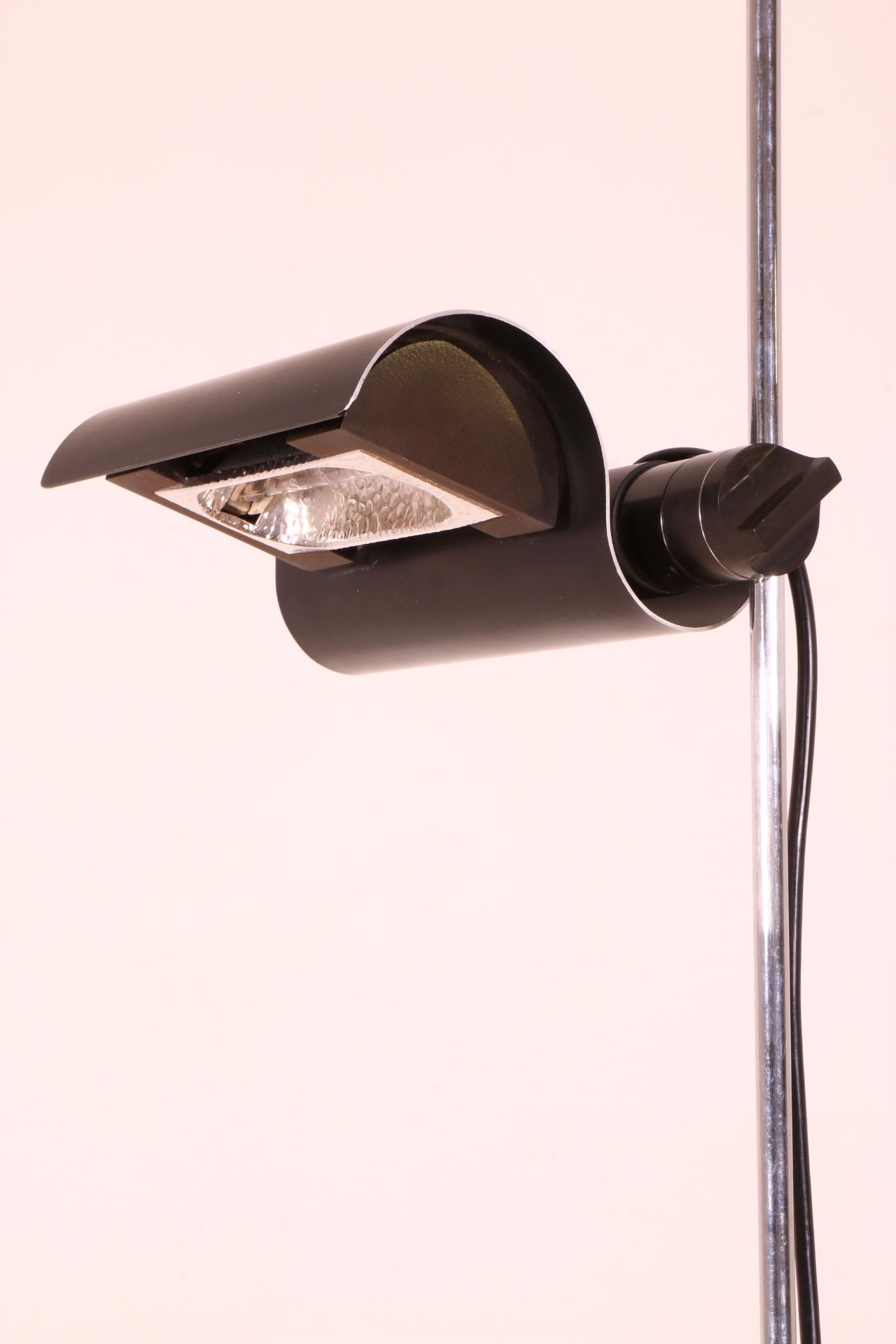 Vico Magistretti voor Oluce, Italië, staande 'Dim 333' vloerlamp, ontwerp 80-er jaren. - Bild 3 aus 4