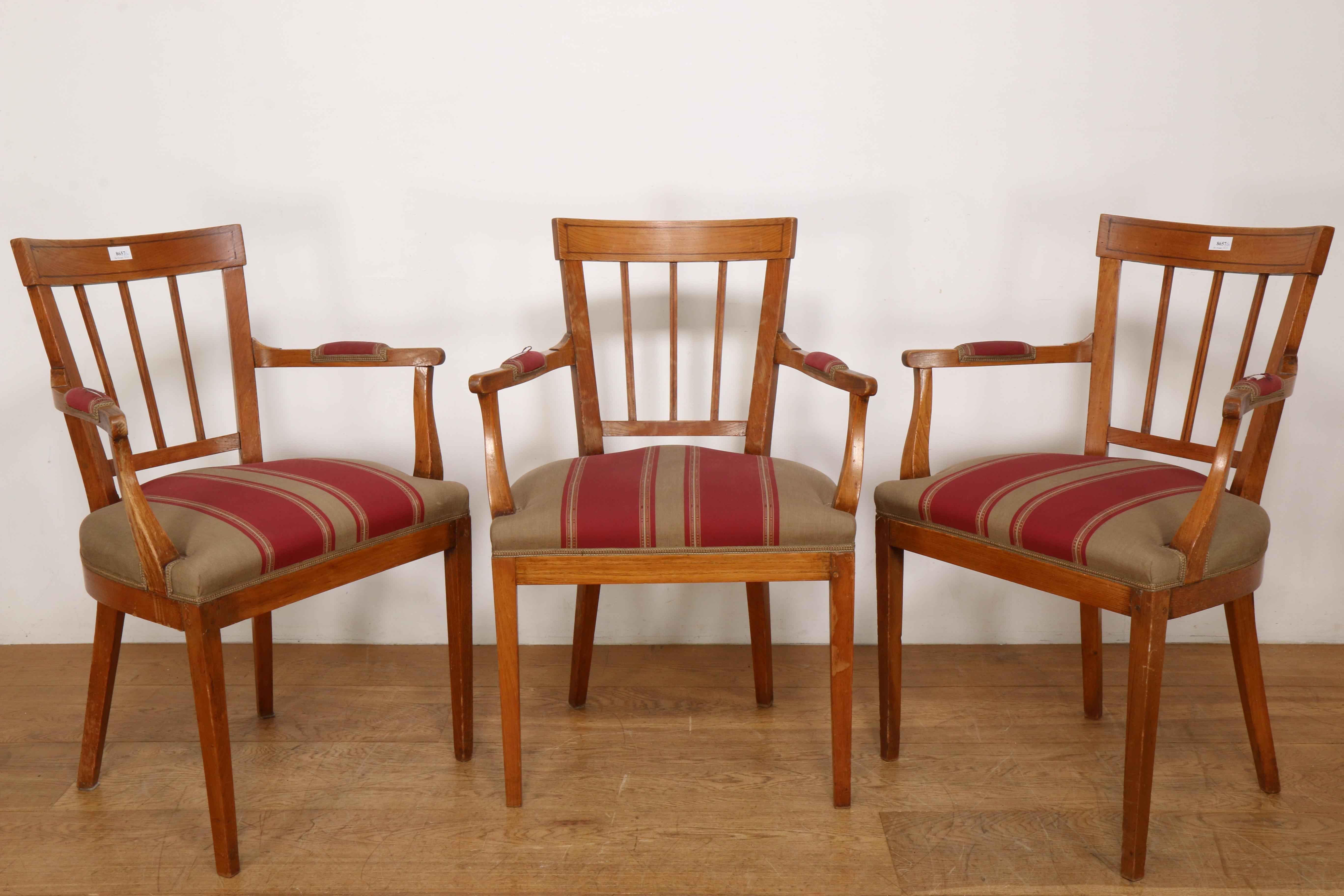 Set van drie iepenhouten stoelen, set van drie -fauteuils en één -fauteuil, Louis XVI, ca. 1800, - Image 4 of 4