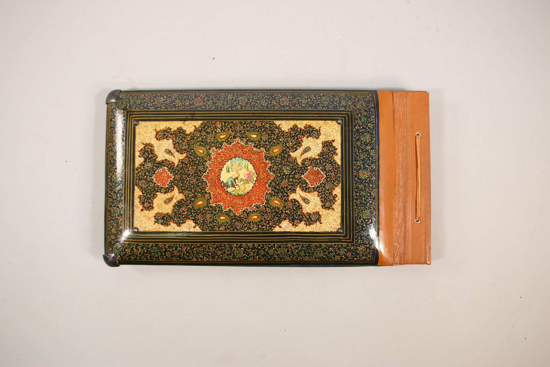 India, a lacquer bookcover, 20th century - Bild 2 aus 3