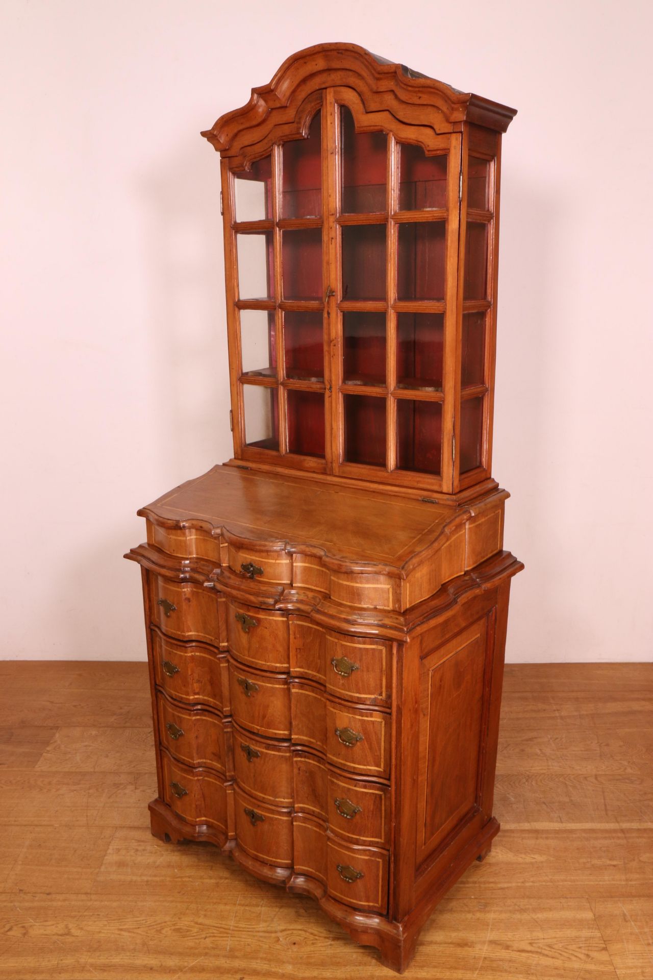 Mahoniehouten commode met lessenaar en vitrineopzet, 18e eeuw, - Image 3 of 3