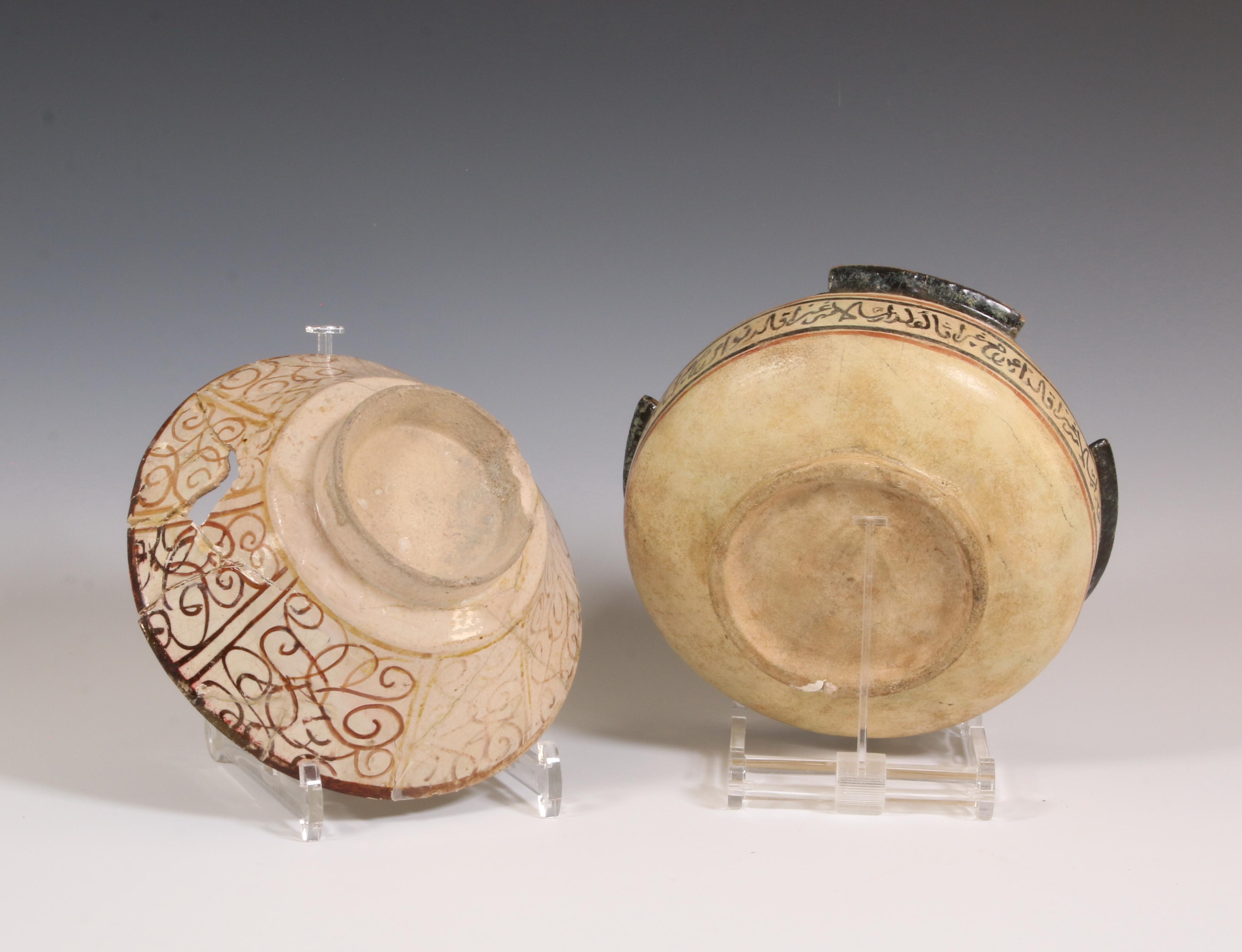 Persia, a minai pottery bowl, possibly 12th-13th century - Bild 2 aus 3