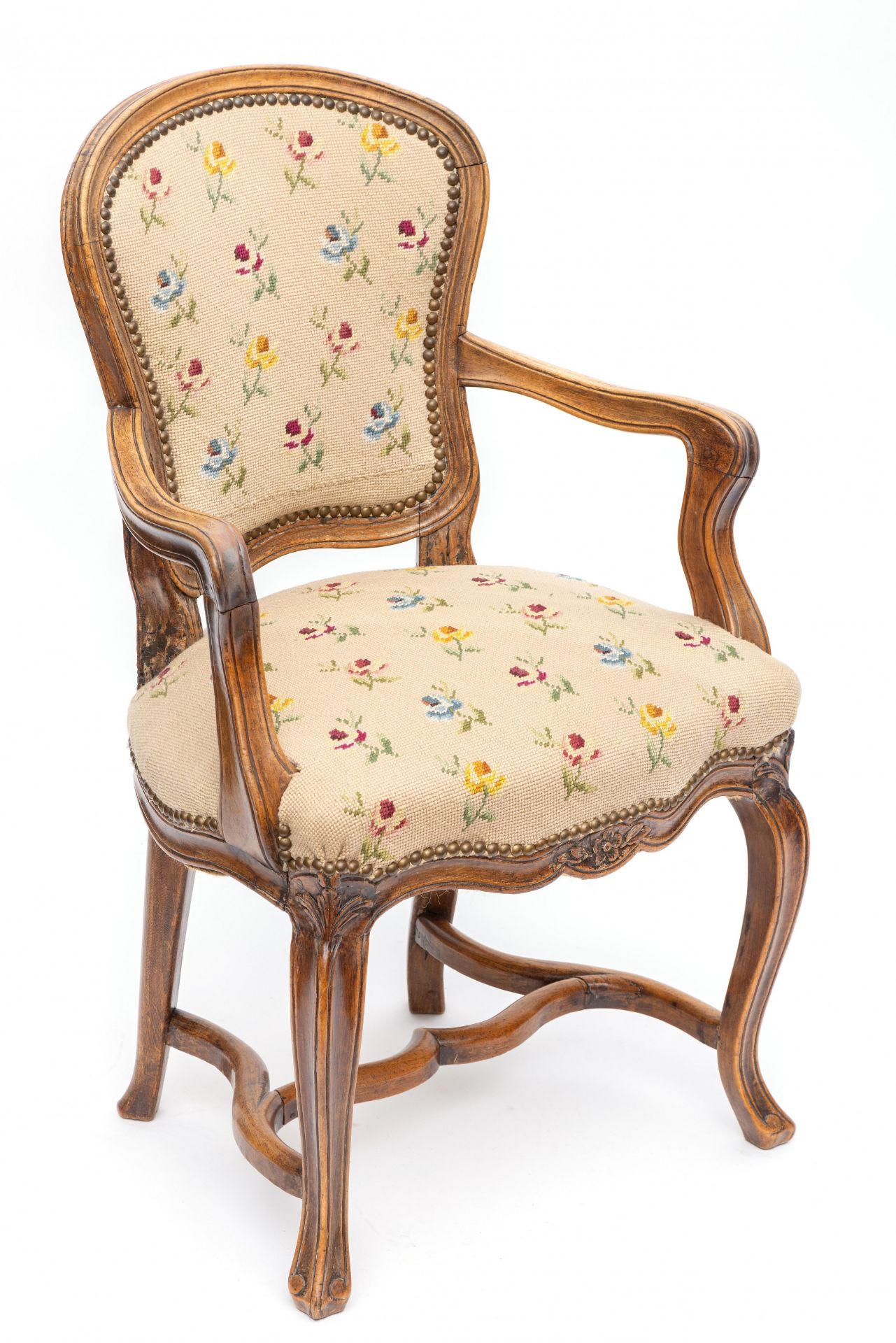 Notenhouten damesfauteuil, Louis XVI,