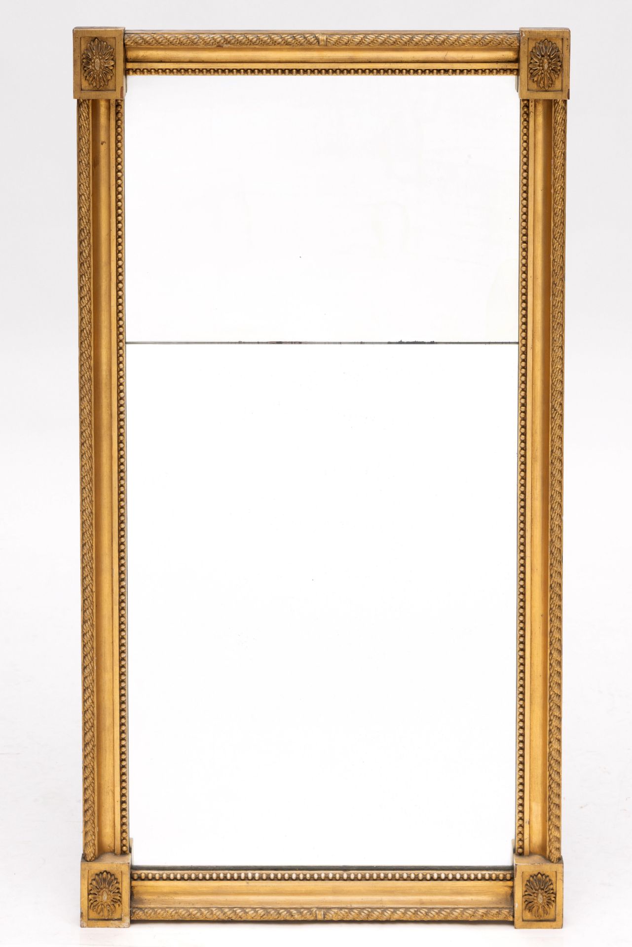 Rechthoekige spiegel in verguld houten grenenhouten lijst in Louis XVI-stijl, 19e eeuw,