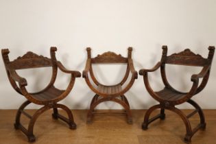 Twee notenhouten en één eikenhouten Dagobert fauteuils, circa 1900,