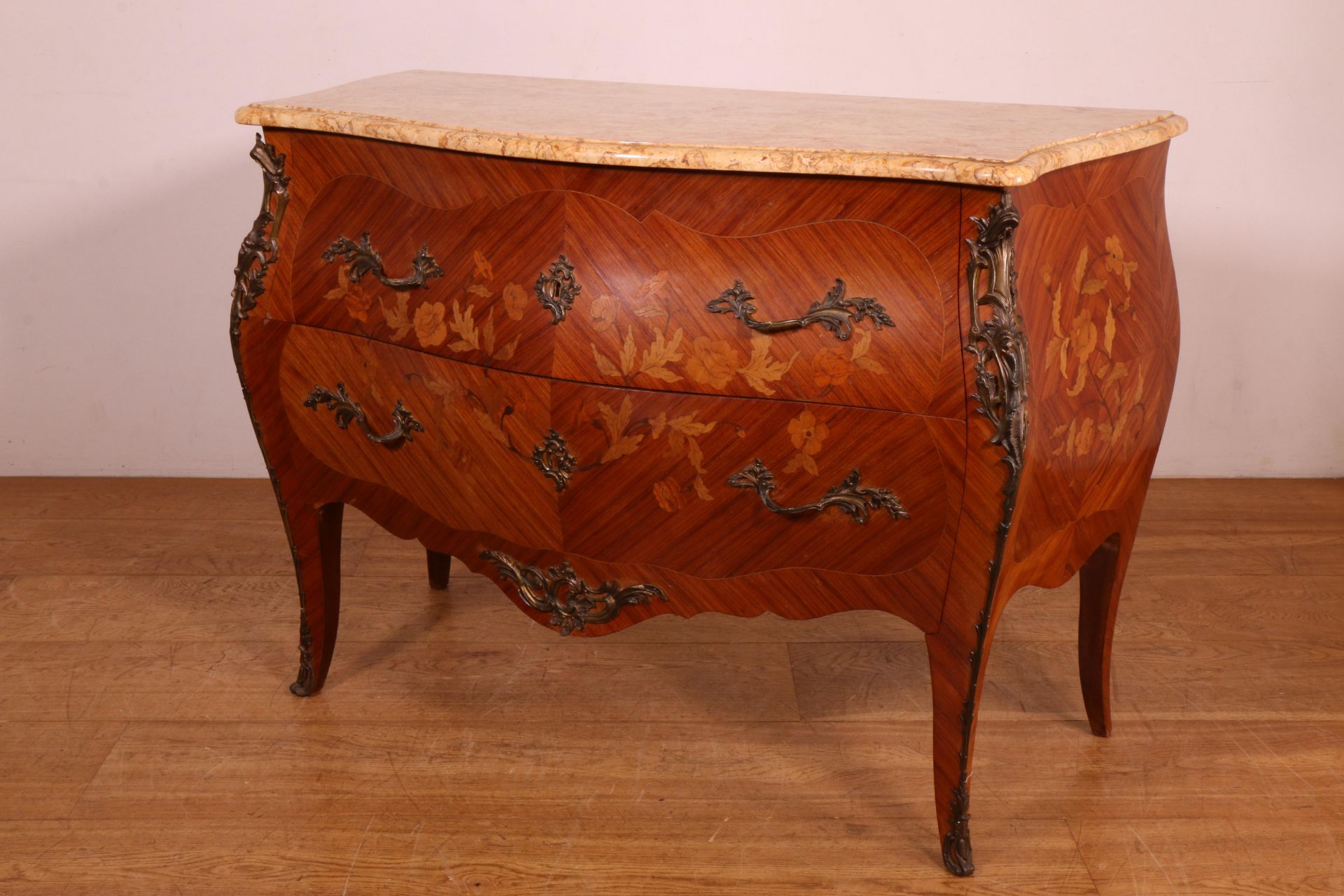 Frankrijk, rozenhouten commode in Louis XV-stijl, ca. 1900, - Image 4 of 4