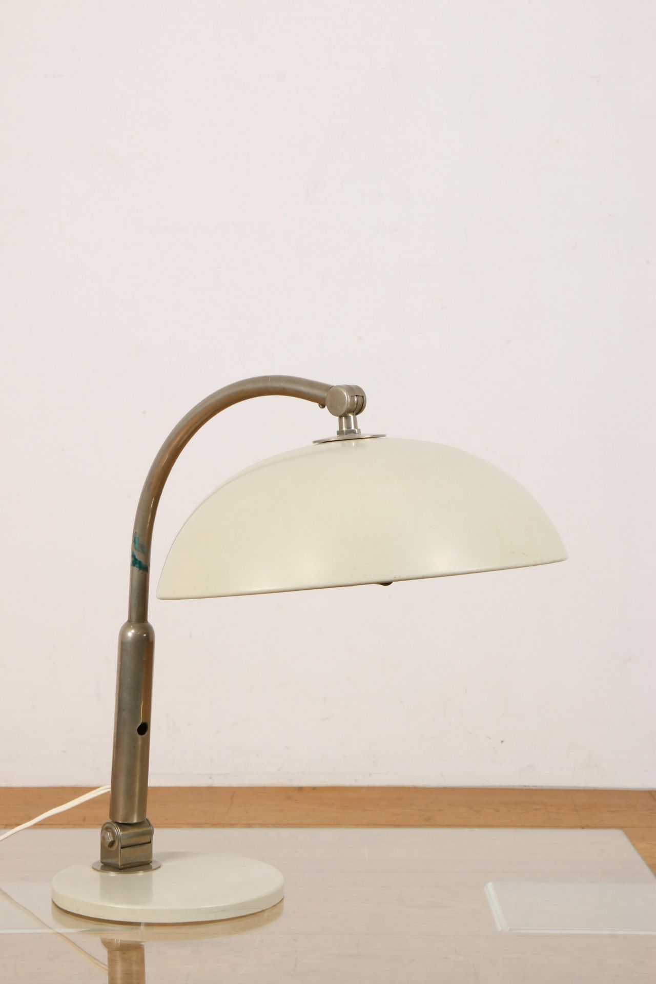 H. Busquet voor Hala, Zeist, stalen bureaulamp, model 144, ontwerp 1932, - Bild 2 aus 2