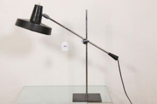 J.J.M. Hoogervorst voor Anvia, Almelo, '6050' bureaulamp, ontwerp 1967,